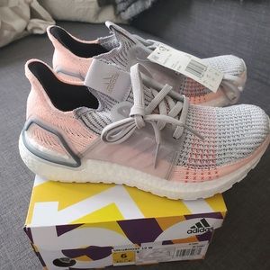 Adidas UltraBOOST 19